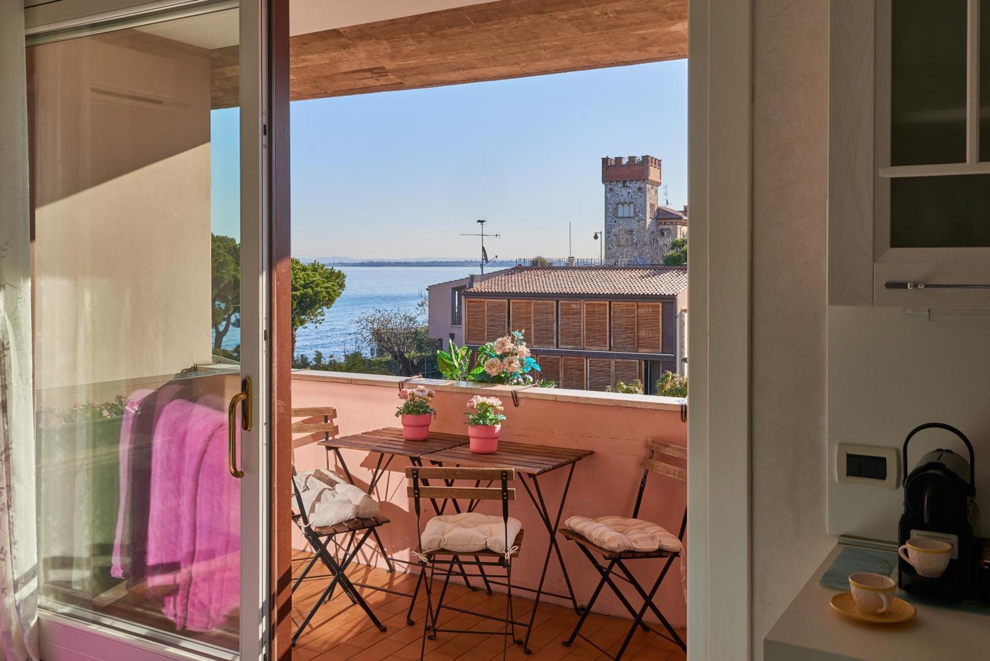 Garda Blue Lake Home Luxury Appartment Ντεζεντσάνο ντελ Γκάρντα Εξωτερικό φωτογραφία