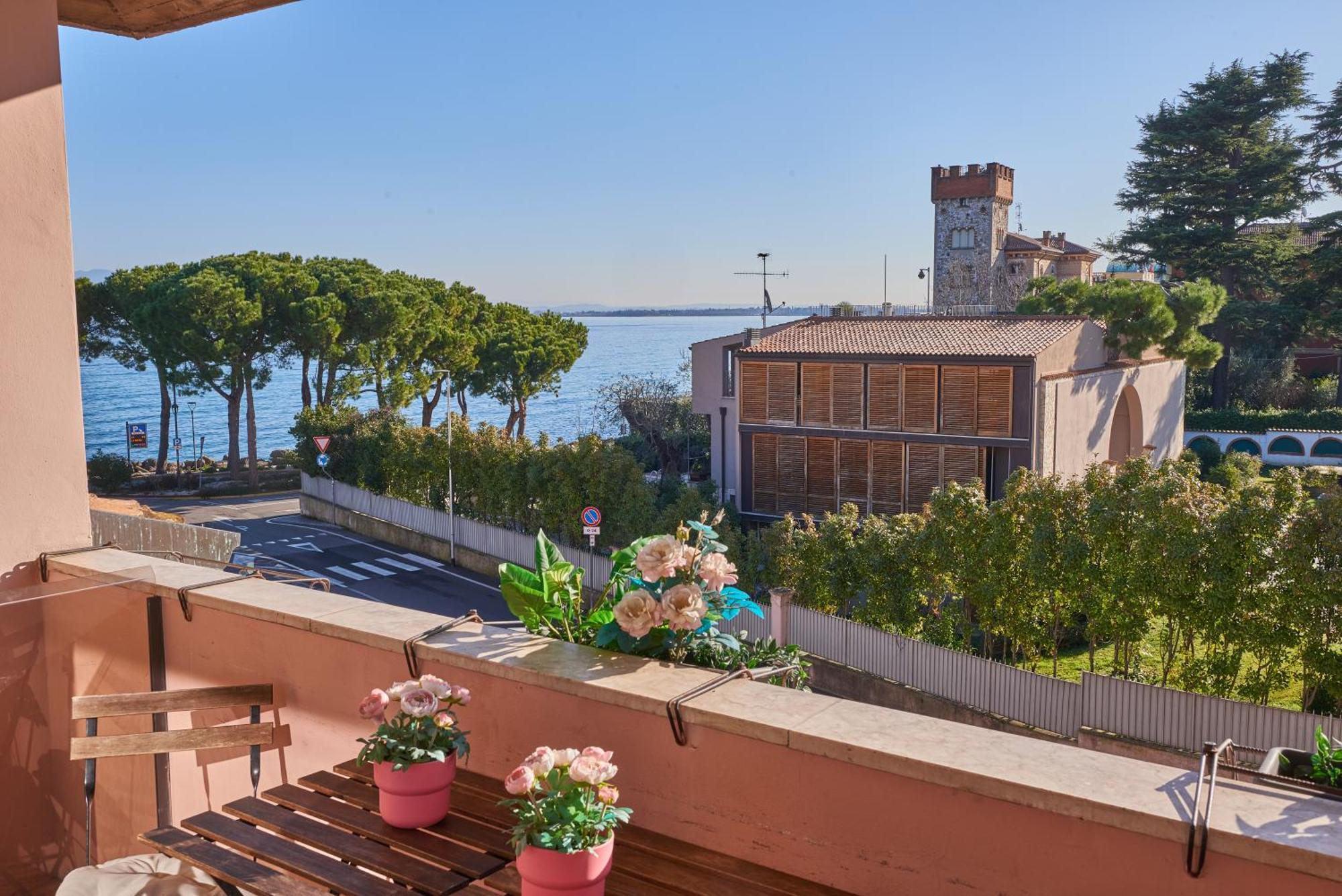 Garda Blue Lake Home Luxury Appartment Ντεζεντσάνο ντελ Γκάρντα Εξωτερικό φωτογραφία